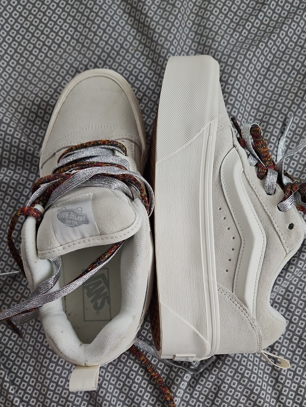 Vans Men’s Cream/White Old Skool Style Skate Sneakers